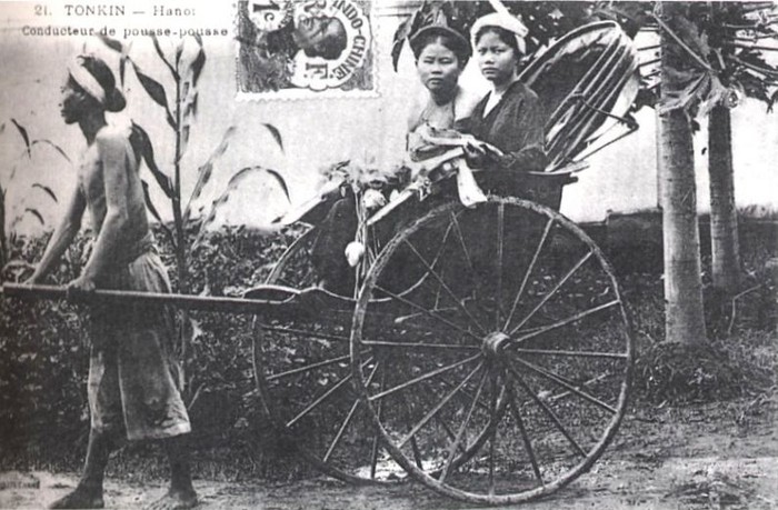 Gần 15 năm sau Sài Gòn mới biết tới loại xe kéo nầy, ở đây phương tiện di chuyển duy nhất là chiếc xe ngựa kéo mà người Pháp gọi là Malabar hay Boîte d’allumettes.