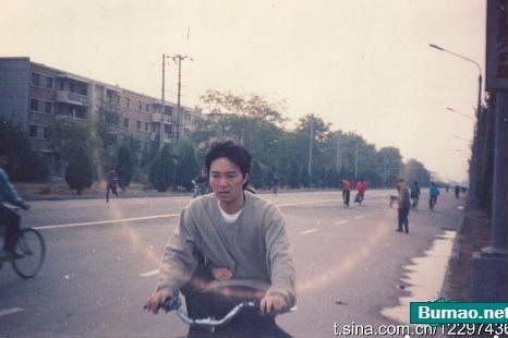 Nam diễn viên Châu Tinh Trì khi còn ở Ngân Châu quay cho bộ phim “Đại thoại tây du” năm 1994.
