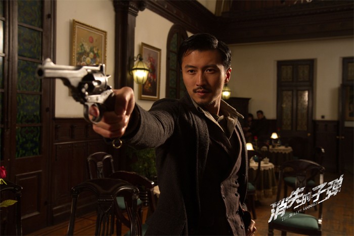 Phim “Ghost Bullets” của đạo diễn Sản Chí Lương, với sự tham gia diễn xuất của Lưu Thanh Vân, Tạ Đình Phong, Dương Mịch. Phim ra mắt vào tháng 9 năm nay.