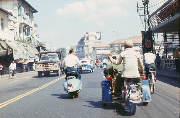 Đường phố Sài Gòn 1967 -1968 – Đường Lê Lai. Dave DeMIlner.