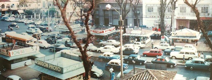 Sài Gòn 1968-1969. Đại lộ Nguyễn Huệ chụp từ tầng hai khách sạn Oscar Hotel.