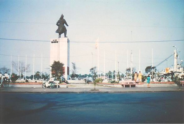 Sài Gòn 1968-1969. Tượng Hưng Đạo Đại Vương Trần Quốc Tuấn.