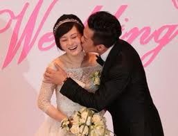 Hôn lễ của cặp đôi nam diễn viên Đặng Siêu và bà xã Tôn Lệ hôm 7/6/2011 tại Thượng Hải.