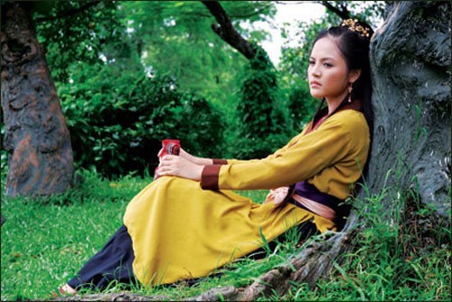 Thu Quỳnh vào vai nàng công chúa nổi loạn Cúc Phương trong phim “Huyền sử thiên đô”.