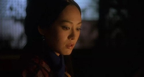 Ninh Tĩnh đóng vai bạn gái cũ của nam diễn viên Lương Triều Vỹ trong phim “Thiên hạ vô song”.