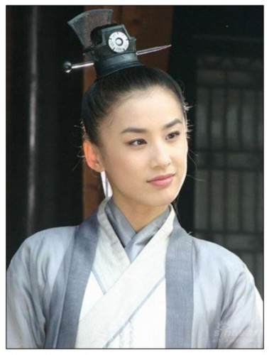 Số 66. Huỳnh Thánh Y vai Ôn Thanh Thanh trong “Bích huyết kiếm” 2006, vai diễn này của Huỳnh Thánh Y không được đánh giá cao bằng Tôn Phi Phi.