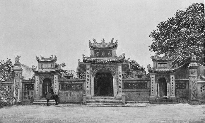 Đền Thiên Hậu của người Hoa ở Vinh, Nghệ An ngày nay. (Tonkin - Vinh, pagode des Chinois).