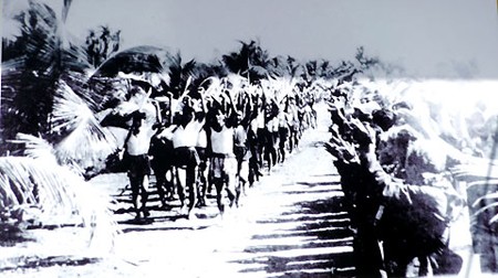 Dân quân cứu quốc Nam Bộ trong những ngày đầu Nam Bộ kháng chiến, tháng 9 năm 1945.