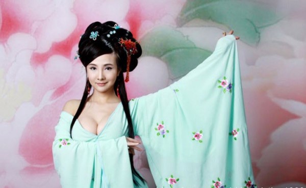 Can Lộ Lộ hóa thân thành một trong tứ đại mỹ nhân của Trung Quốc – Dương Qúy Phi, và tự nhận mình là cô gái trong trắng thuần khiết!