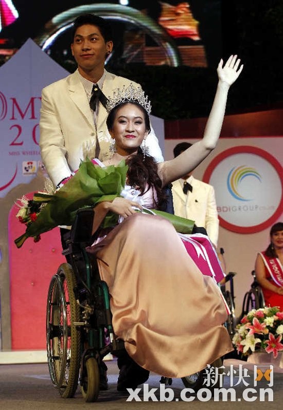 Hoa hậu Pattarawan mất đi đôi chân của mình do một tai nạn xe hơi năm cô 16 tuổi. Sau đó cô đã vượt qua nỗi đau và mặc cảm khi quyết tâm trở thành một công dân có ích cho xã hội với mục tiêu thúc đẩy những chính sách và nâng cao nhận thức cũng như cái nhìn công bằng dành cho người khuyết tật.