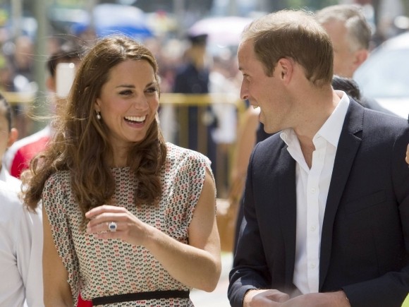 Hoàng tử William và công nương Kate Middleton rạng rỡ tại một sự kiện văn hóa ở Queentown, Singapore.