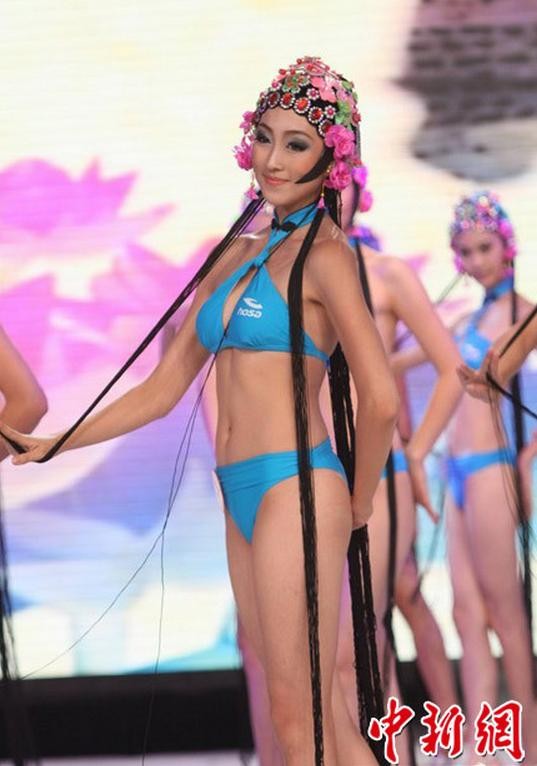 Ban tổ chức cũng đã lên ý tưởng tổ chức cuộc thi sắc đẹp dành cho nam giới trong trang phục bikini, tương tự như cuộc thi Miss Bikini tại Trung Quốc.