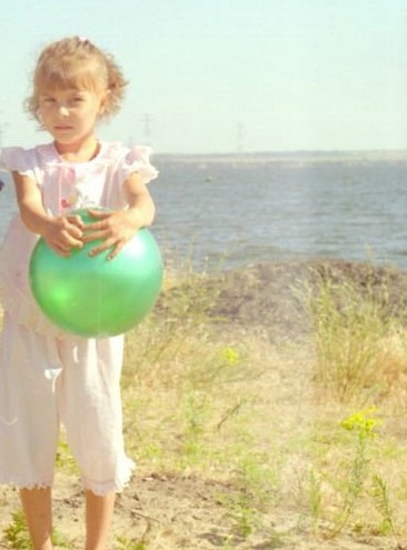 Cô gái Anastasiya khi còn nhỏ.