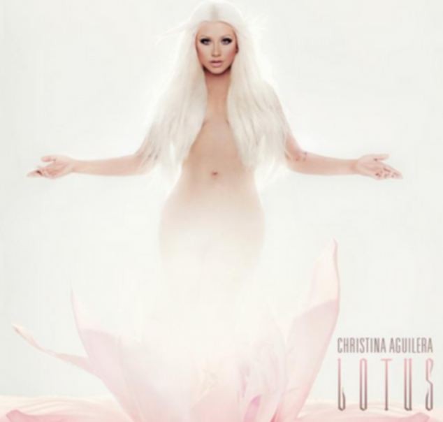 Hình ảnh bìa album mới "Lotus" của Christina Aguilera được cô đăng tải trên Twitter cá nhân.