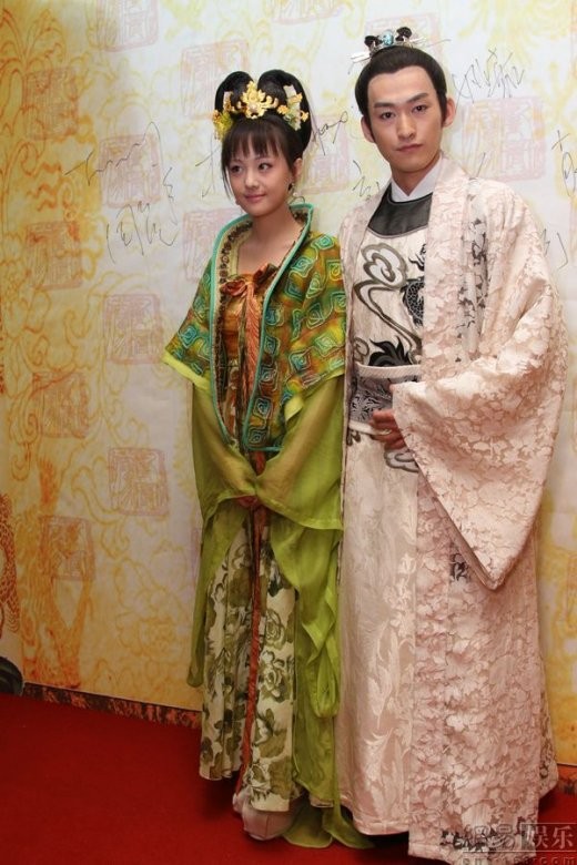 Ninh Thái Cơ (Trịnh Sảng) và Đoàn Phi Hồng (Trương Hàn) phim “Hoàng Đồ Đằng” 2011.