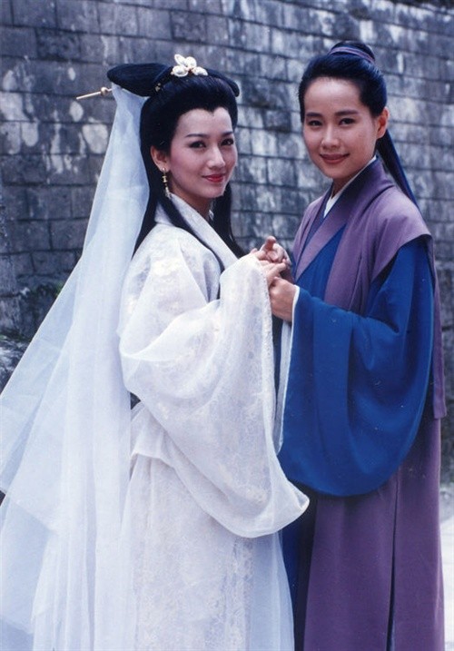 Hứa Tiên (Diệp Tuyền) và Bạch Tố Trinh (Triệu Nhã Chi) phim “Tân Bạch Nương Tử truyền kỳ” 1992.