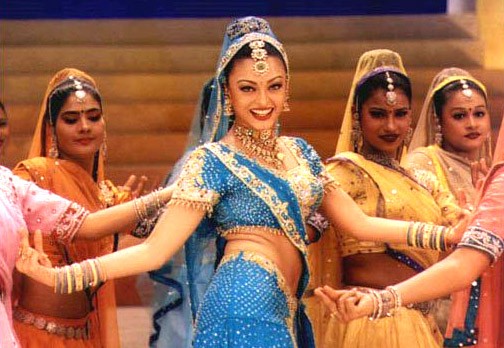 Hoa hậu thế giới 1994 Aishwarya Rai với điệu múa“Dholi Taro Dhol Baaje” trong phim “Hum Dil De Chuke Sanam” 1999.