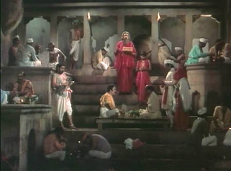 Làn điệu “Mere Pairon Mein Ghunghroo Badha De” trong phim “Sunghursh” 1986.