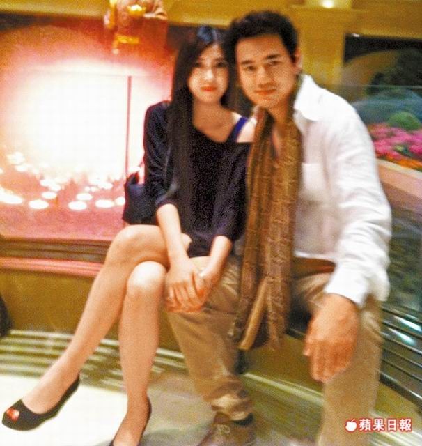 Trần Tuấn Sinh và bạn gái Trần Di Đình. Ảnh. Apple Daily.