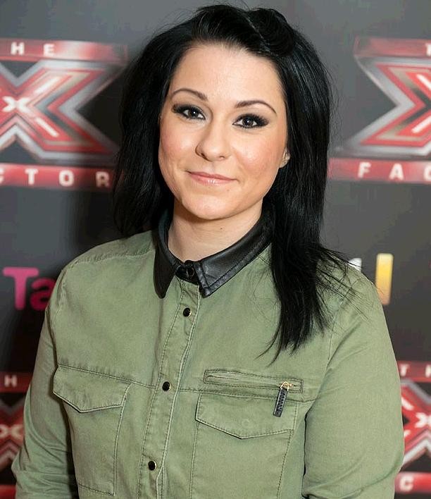 Ngôi sao của The X Factor, Lucy Spraggan. Ảnh. The Sun.