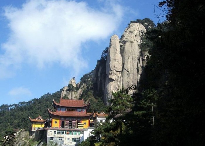 Ngôi chùa được quay cho tập "Tiểu Lôi Âm tự" tại Cửu Hoa Sơn, tỉnh An Huy.
