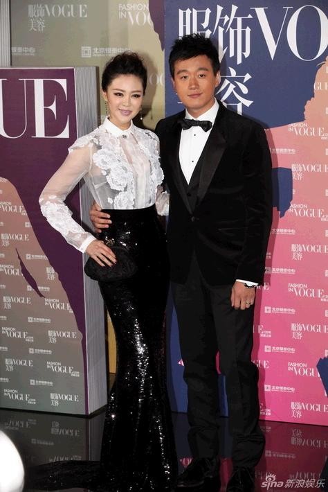 Cặp vợ chồng trẻ nam diễn viên Đồng Đại Vy và Quan Duyệt.