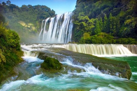 Phong cảnh Hoa Quả Sơn với Thủy Liêm Động được chọn quay ở thác Hoàng Quả Thụ, tỉnh Quý Châu. > Phút sửng sốt của 'bà phù thủy' tạo ra Ngộ Không, Bát Giới, Đường Tăng
