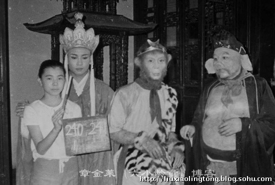 Chương Kim Lai (giữa) bên cạnh Uông Việt (vai Đường Tăng) và Mã Đức Hoa (vai Trư Bát Giới) thời gian đầu thực hiện phim "Tây Du Ký".