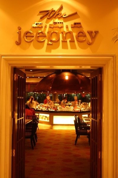 Phòng dành cho người thưởng thức cà phê có Café Jeepney- được thiết kế theo phong cách truyền thống Philippines.