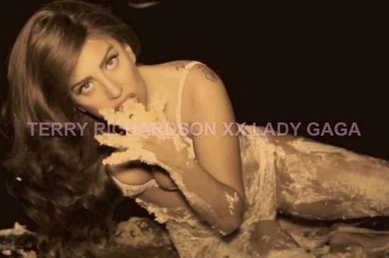 Những hình ảnh mới nhất trong MV "Cake" của Lady Gaga.
