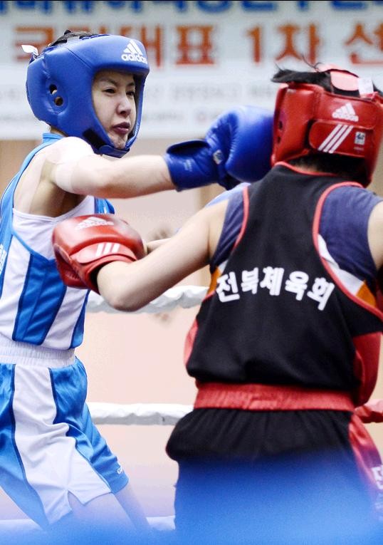 Người đẹp phim Boys Over Flower đã tham gia so găng tại tại vòng bán kết mùa giải 2013 Boxing National Championships diễn ra hôm 7/12.