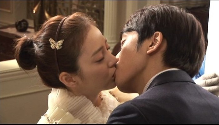 Nụ hôn party trong My Princess của Song Seung Hun và Kim Tae Hee.