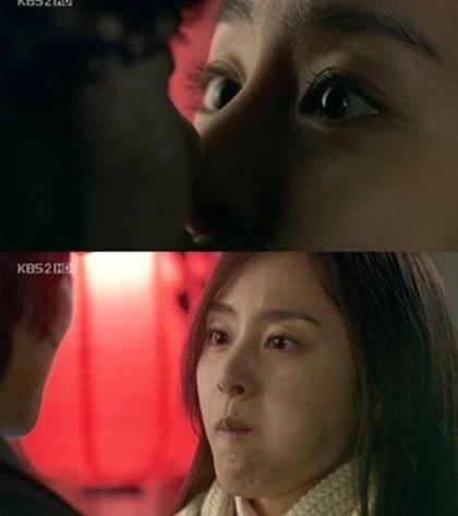 Nụ hôn này của Lee Byung Hun và Kim Tae Hee được gọi là "Nụ hôn kẹo ngọt" - Candy kiss, lý do là Lee Byung Hun "mớm" kẹo cho Kim Tae Hee khi hôn.