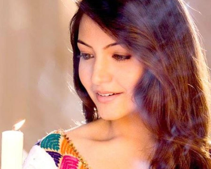Đứng vị trí top 10 là nữ diễn viên trẻ, cựu người mẫu Anushka Sharma (1988) với thu nhập là 15 triệu rupi.