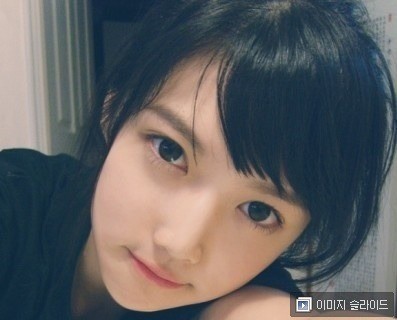 Hình ảnh được cho là của nữ thực tập sinh A có tên Lee Ye Jin.