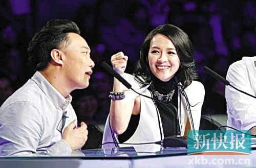 Chương Tử Di trên ghế giám khảo The X-Factor Trung Quốc.