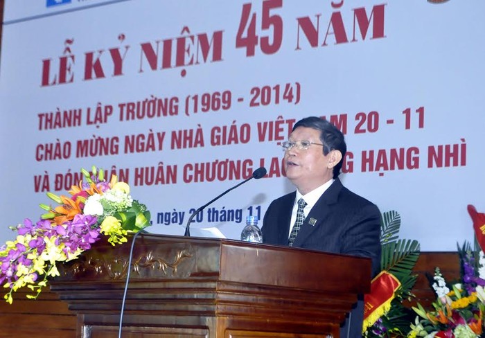 PGS.TS Vương Ngọc Lưu, Bí thư Đảng ủy, Hiệu trưởng nhà trường nêu quá trình phát triển và trưởng thành của Trường
