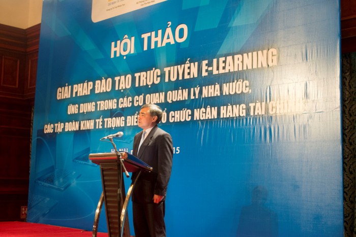 Thứ trưởng Bộ TT-TT Nguyễn Minh Hồng phát biểu tại Hội thảo.