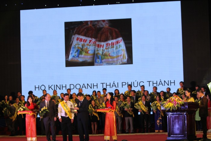Lễ trao giải Thương hiệu vàng thực phẩm Việt Nam năm 2014 được trao cho 76 doanh nghiệp. (Ảnh MĐ)