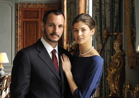 Vợ chồng hoàng tử Rahim, được xếp vào một trong những cặp đôi đẹp nhất của dòng dõi hoàng gia.