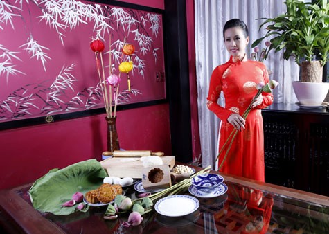 Kể từ khi đăng quang Hoa hậu Phu nhân thế giới người Việt 2012 đây là lần đầu tiên Thu Hoài khoe 3 đứa con của mình trước công chúng.