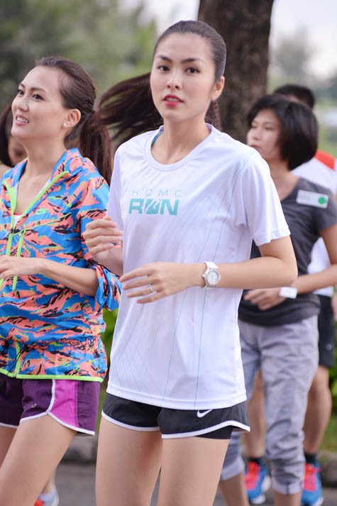 Đội Dream Team của Tăng Thanh Hà gồm 8 nghệ sỹ trẻ thuộc nhiều lĩnh vực, nhưng có niềm đam mê chạy bộ thực sự.