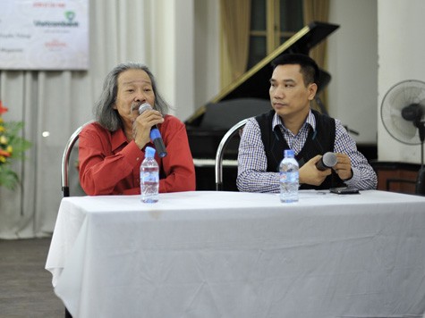 Nhà thơ, họa sĩ Văn Thao, trưởng nam của nhạc sĩ Văn Cao chia sẻ về đêm nhạc trong buổi họp báo