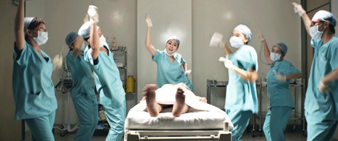 Bác sĩ Vân Trang trong phòng bệnh