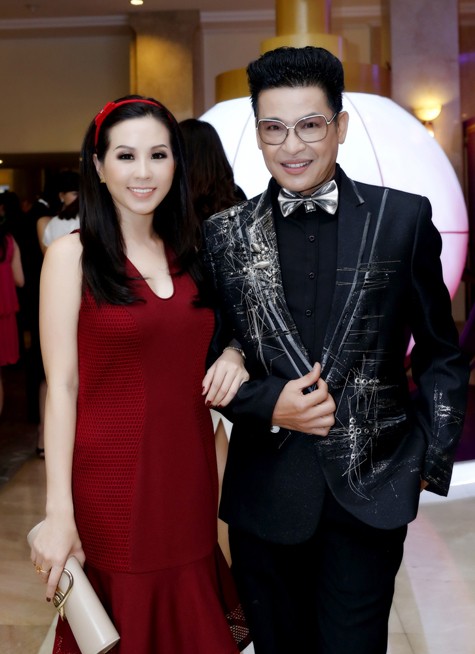 Hoa hậu Thu Hoài hiện vẫn đang rất hạnh phúc bên người chồng ngoại quốc và 3 người con