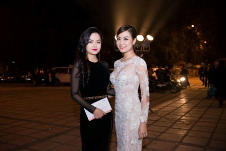 Hoàng Thùy Linh và Phạm Quỳnh Anh xuất hiện nổi bật tại Lễ trao giải Cánh diều 2013