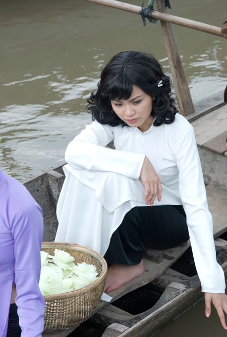 Hoa hậu Diễm Hương trên phim trường Mỹ nhân Sài Gòn