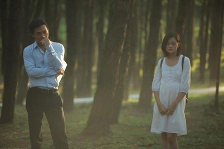 Trần Bảo Sơn và nữ diễn viên chính Thùy Anh trong một cảnh phim