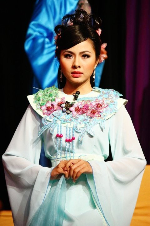 Vân Trang trong một vai diễn cổ trang, Vân Trang là gương mặt điện ảnh có thể vào vai nhiều loại nhân vật khác nhau.