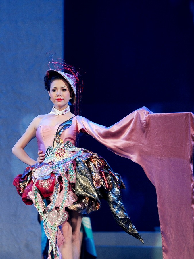 Người đẹp Trà Ngọc Hằng cũng tham gia trình diễn năm nay